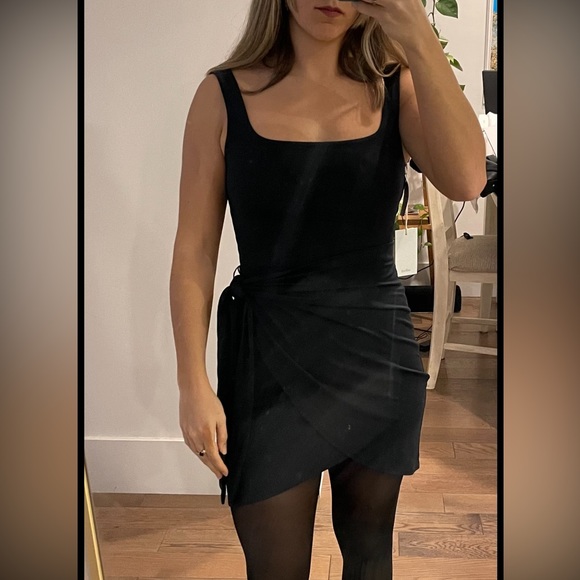 SOLD Aritzia Wilfred Saturn Mini Dress: Size M - Picture 4 of 5